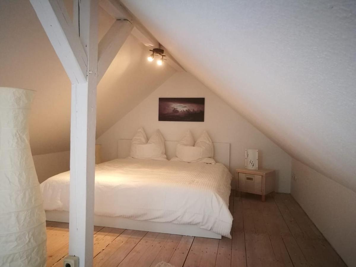 45 M² Maisonette-Wohnung In Uni-/Hauptbahnhofnaehe Duisburg Luaran gambar