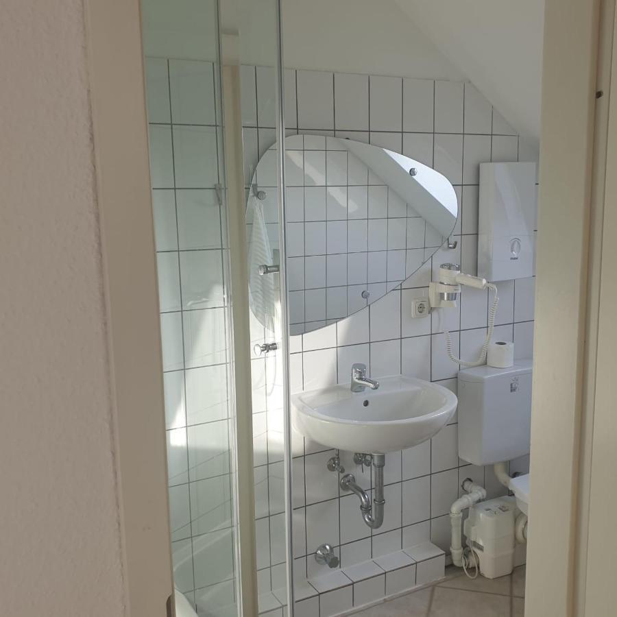45 M² Maisonette-Wohnung In Uni-/Hauptbahnhofnaehe Duisburg Luaran gambar
